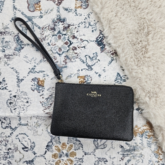 Coach F58032 Corner Zip Wristlet Crossgrain Leather Wallet Black Gold Zipper - Picture 1 of 8